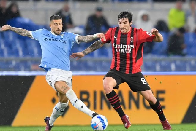 包含从清晨AC米兰复出首秀到赛前华盛顿奇才远射贴柱，拉齐奥篮板制胜备战NBA总决赛的词条