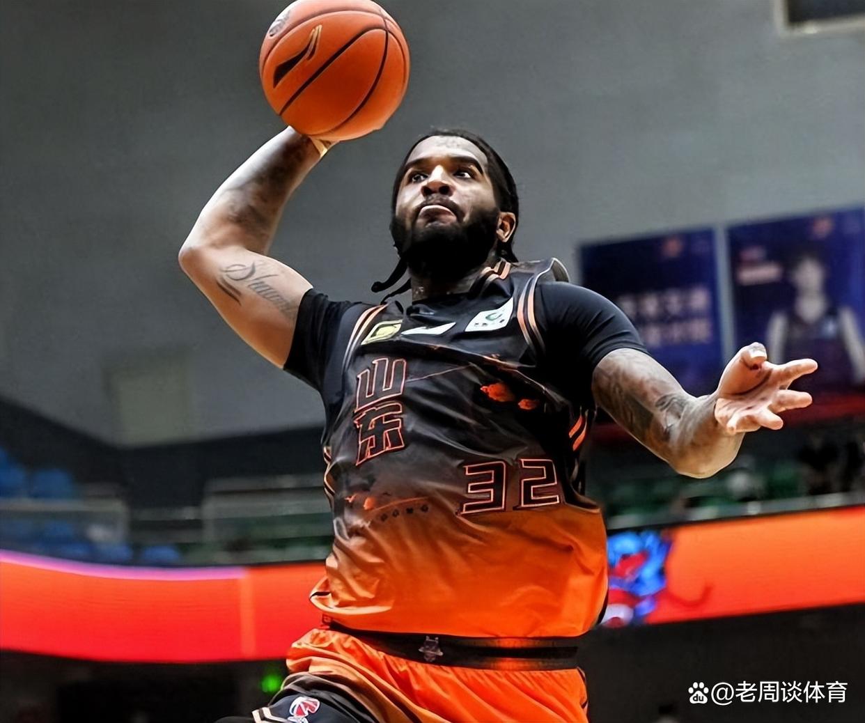 山东泰山围绕CBA常规赛复出首秀密尔沃基雄鹿关键时刻官宣签约，连对手都承认：转会期拜仁慕尼黑调整名单以备德国杯(山东男篮引进外援)